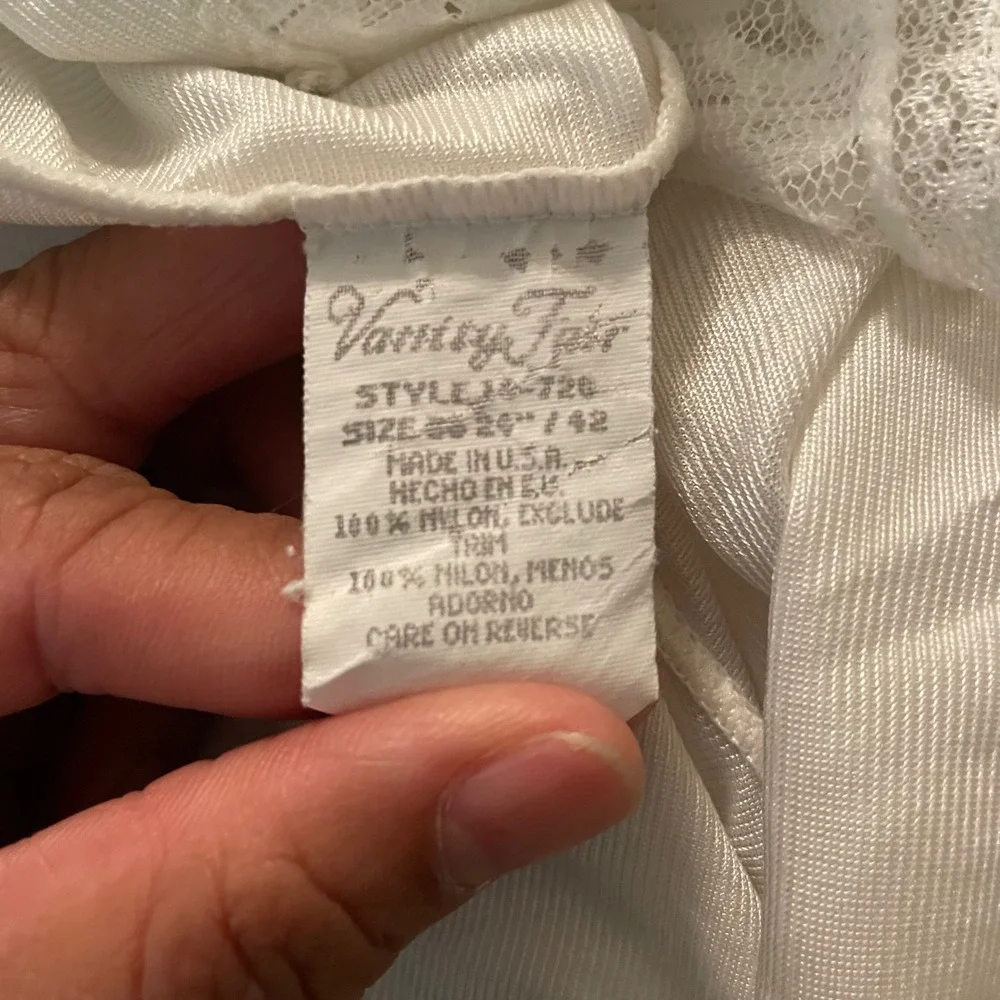 Vintage‎ Vanity Fair White Full Slip Lace Trim Nylon Style 10-720 Size 36